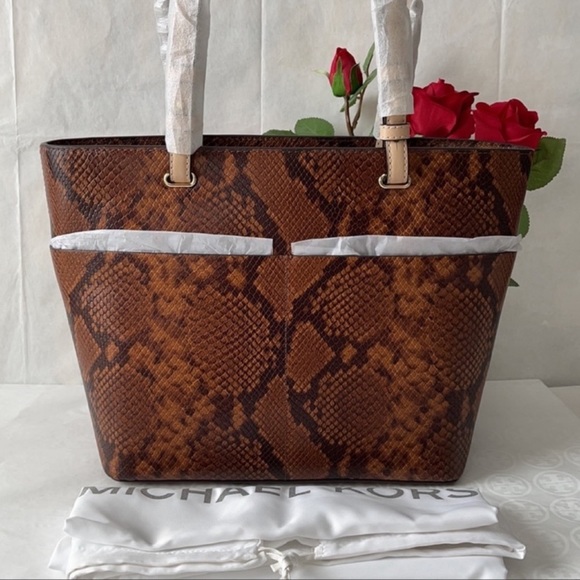 ✅SALE❤️‍🔥🆕Michael Kors Bag🎁 - Picture 2 of 8